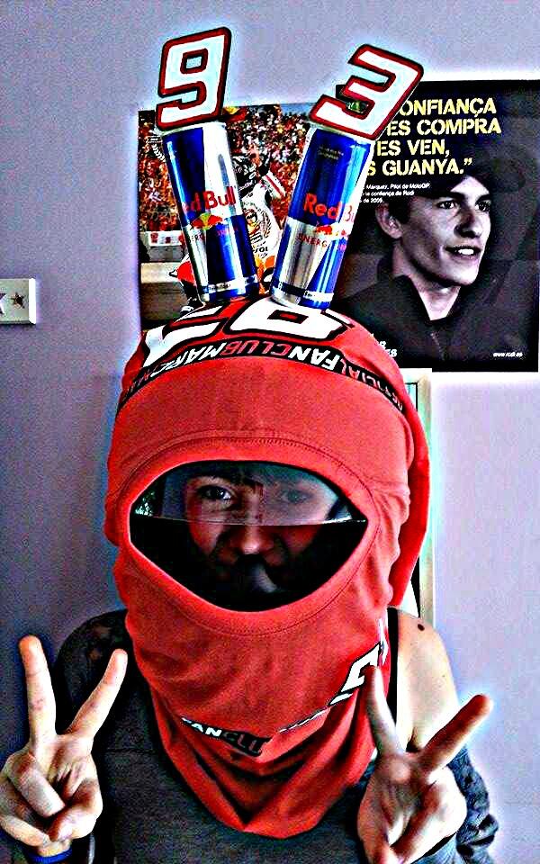 guisadoportillo's tweet photo. #RedBullTopSecret El mejor casco para sintonizar las carreras de MotoGP y gratisssss! http://t.co/zGipnrWwis