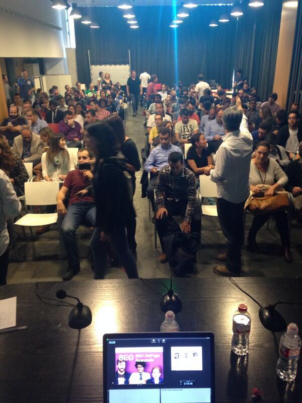 Empezamos...RT:"<a href="/kicoes/">Kico Pascual</a>: Lleno total en el #clinicseo ”