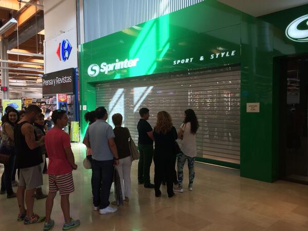 carrastoll's tweet photo. Minutos antes de la inauguración/apertura de Sprinter Cartagena! Que tienda más chula!!  #sprinter @Sprinter_es http://t.co/j6Ug6STDnF