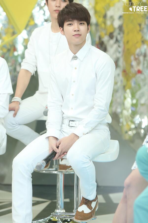wh_honeytree's tweet photo. (⌒∩⌒) http://t.co/H4iQwAYJjO http://t.co/5mZaVGlJ3X