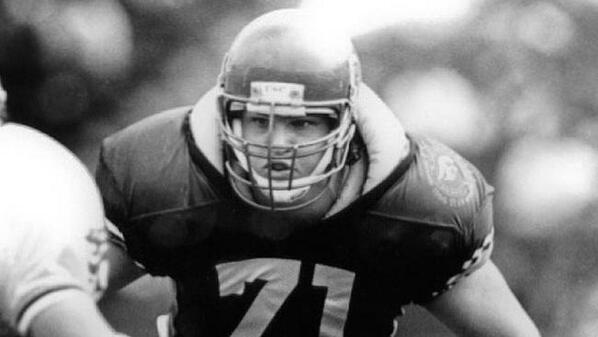 Congrats to <a href="/TonyBoselli/">Tony Boselli</a> on being inducted to the College Football Hall of Fame #FightOn sportingnews.com/ncaa-football/…