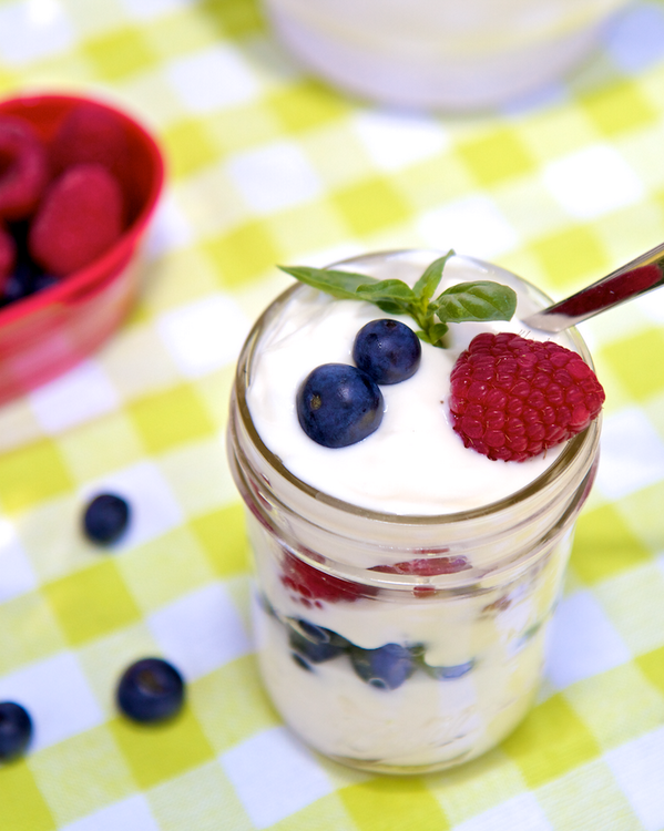 SurfnSunshine's tweet photo. How to make Patriotic Fruit Parfait for your #MemorialDay BBQ #Recipe #SnackPackSummer #spon http://t.co/XuBFqKpZPv http://t.co/axVYoGQclG