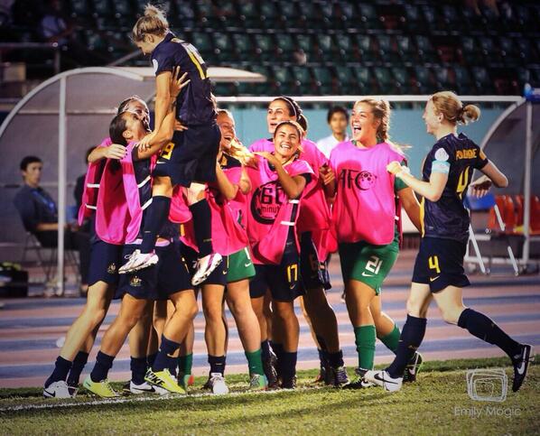 KatrinaGorry's tweet photo. I think this sums up the night !  No words can explain #lovethisteam  #Simba #AsianCup2014 #grandfinaltime #AUSvJPN http://t.co/bp8EvuHKV1