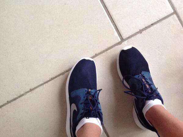 Sjoerdfollow's tweet photo. New schoenen http://t.co/PNIQRR7lEr