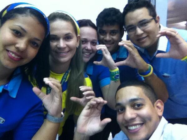 mmoura_cba's tweet photo. Na Bless é assim ... Focados no resultado sempreeee!!!!👊👊👊👊@leoqueiroztim @alisonlleite @ViniciusGCury @Power_Dealer http://t.co/8VA4vpoWmc