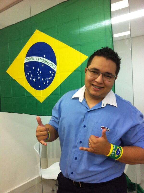 mmoura_cba's tweet photo. Na Bless é assim ... Focados no resultado sempreeee!!!!👊👊👊👊@leoqueiroztim @alisonlleite @ViniciusGCury @Power_Dealer http://t.co/8VA4vpoWmc