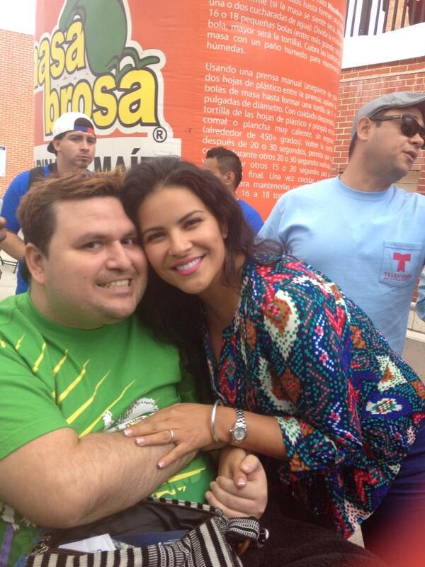 LitzyOficial's tweet photo. RT @rembermorales: CON UNA DEMIS ARTISTA FAVORITA “@LitzyOficial http://t.co/ja5dryAksJ\\Me encantó verte! 😘😘😘