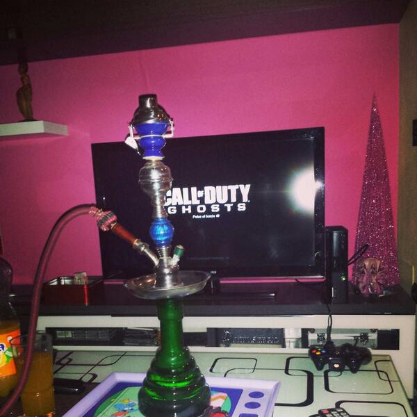zasewan's tweet photo. Noche de cervecitas cachimbita y vicios con el tt @ginobenidorm http://t.co/Mfpxr5ua05