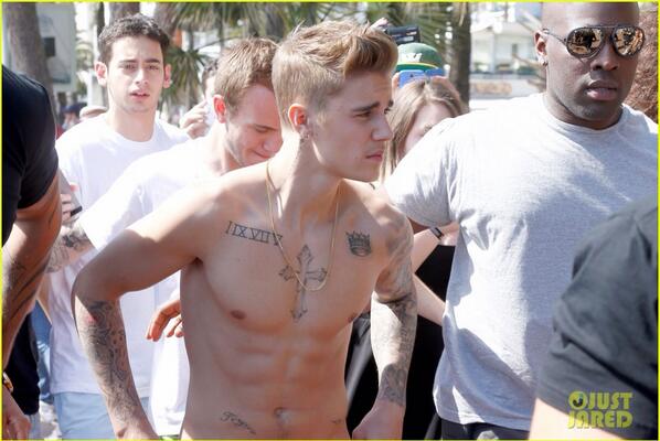 Justin Bieber (@ShirtlessDudes) / Posts / X