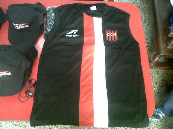 Camisetas de Central Entrerriano, con firma de los jugadores a $100... Reserva la tuya!