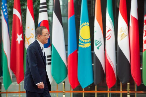 ‘The torch will be given to you’ to build better future, #UNSG tells students in #Shanghai ow.ly/x9TES