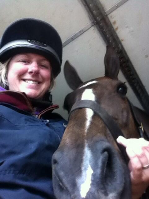 foxyhunter43's tweet photo. Keeping dry in the lorry! #showcobs #devoncountyshow http://t.co/cbcOrhVgAG