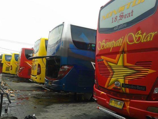 Bokong Semok Antara Sempati Star dan PMTOH Sepakat Group :D ☺