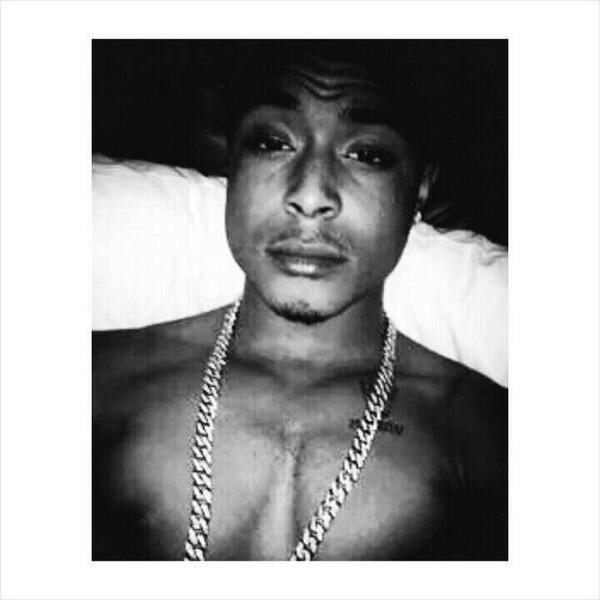 khalilxparker's tweet photo. mh, good night, ladys. http://t.co/pSbnpqBSk2