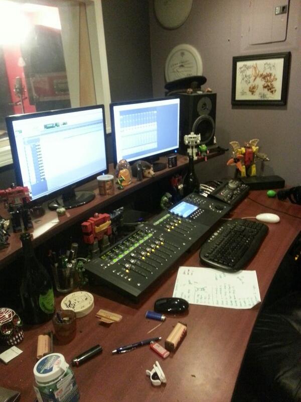 Devils_Feedback's tweet photo. Cammand station gearing up for first #studio #session of the new #album #music #recording #yes #devilsfeedback http://t.co/I8xvQGQuQ2