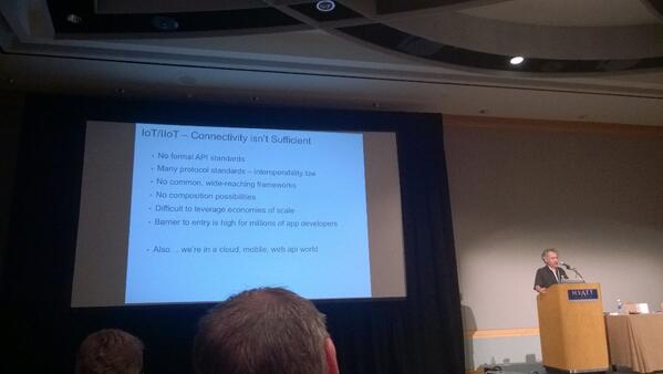 girlie_mac's tweet image. Current issue on IoT. #html5devconf @kaazing