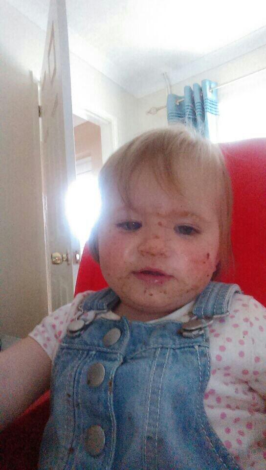 RGriff3's tweet photo. My daughter after eating a @McVities Mars mini roll #demolished http://t.co/6Mjz8yQ1Zf