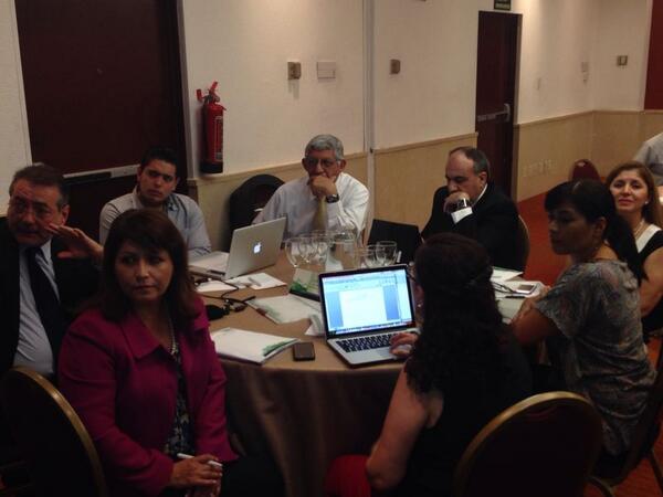 cu_mex's tweet photo. Mesa de trabajo de Comisión de Internacionalización #CUMex http://t.co/dH5kzXUsHl