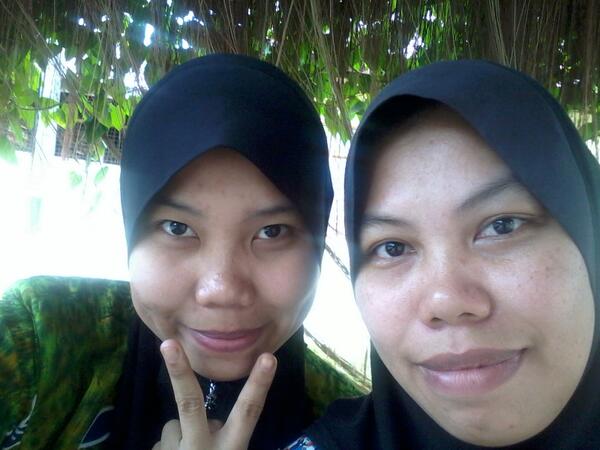 TimunHijau's tweet photo. i miss them so much... my elder sisters. http://t.co/BYEb5BfNBF