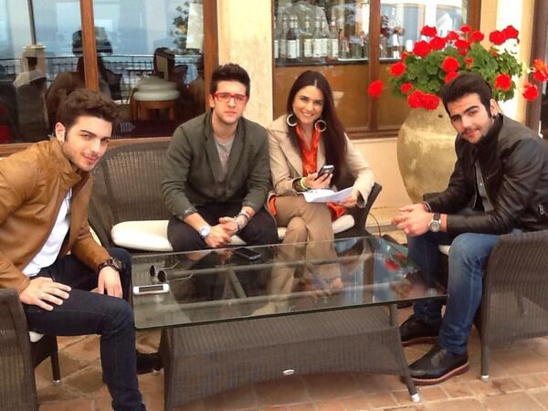 m_ilmagazine's tweet photo. @GianGinoble @piero_barone @IBoschetto > I 3 ragazzi de #ILVolo a Taormina su #Milmagazine http://t.co/0olfrtixRC http://t.co/GzUwCnN1Oh