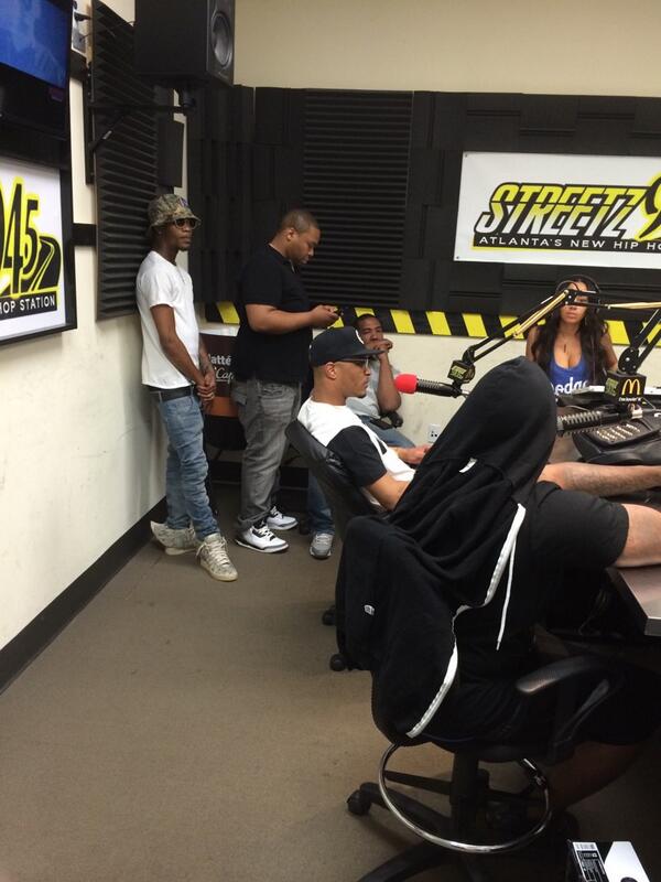 SelfMadeEntATL's tweet photo. @iAmYungBooke @Tip at @streetz945atl #Working http://t.co/kRCIpJRHtQ