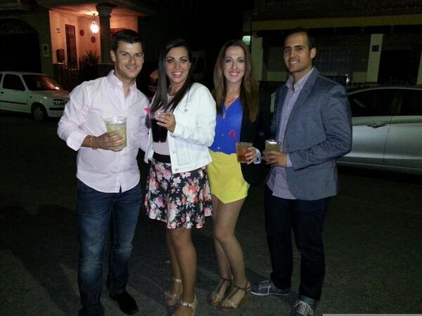 SergiSerranoPe's tweet photo. Empezamos la feria del lugá 2014!! @serbe28 @jarueda_ @tmbenitez http://t.co/SCjZFh8mGZ