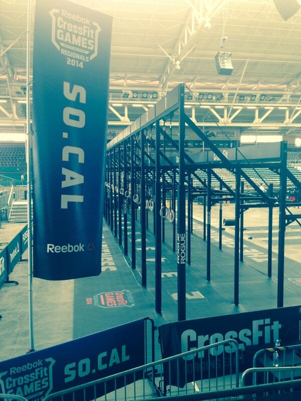 BrickCrossfit's tweet photo. Our #2teams and #1individual have arrived! #crossfit #brickcrossfit #socalregionals @crossfit @crossfitgames http://t.co/uWGDy8njEK