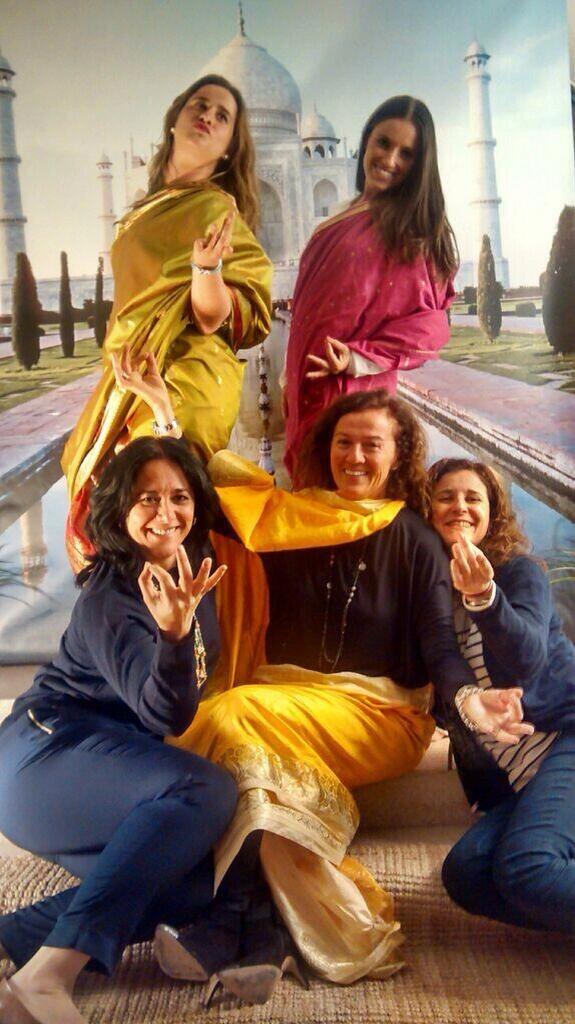 mrs_1209's tweet photo. RT Ayudanos a ganar un viaje a la India!  #selfieporlaindia. #MKT2014 http://t.co/OoN2LX4TsS