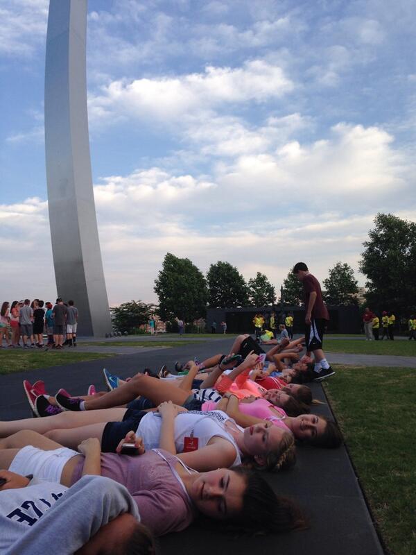 SusanBycoff's tweet image. #bmsed #blakeindc Bus1 at the Air Force Memorial trying to get the right angle to take a pic. #geometryinaction