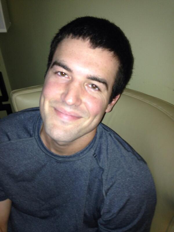 RobbieRay's tweet photo. She gone.. #goodbyegoatee http://t.co/NMq4a9Pffu