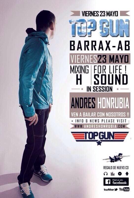jordi_reolid's tweet photo. Y por la noche 2 GRANDES DJ'S @_djpunte y @AndresHonrubia LA VAMOS A LIAR PARDA!! En el @Topgunbarrax 🔊💃🎉🎊🙉🍸 http://t.co/pS1G28pKGv