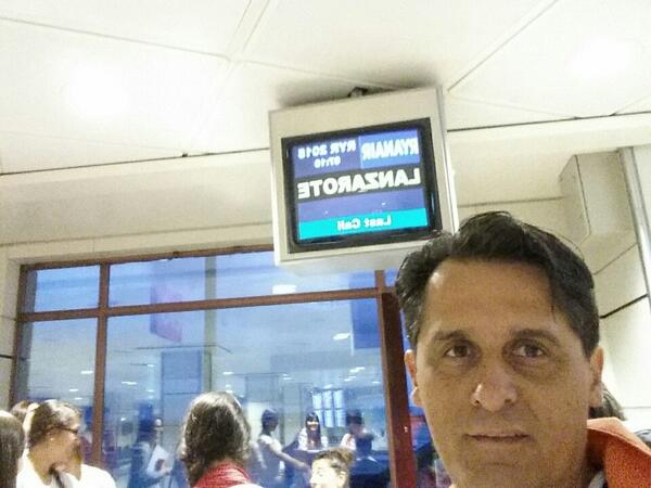 Camino a #lanzarote empieza nuestro #rumbolanzarote #turismoactivo... 4sq.com/1nxzJDf