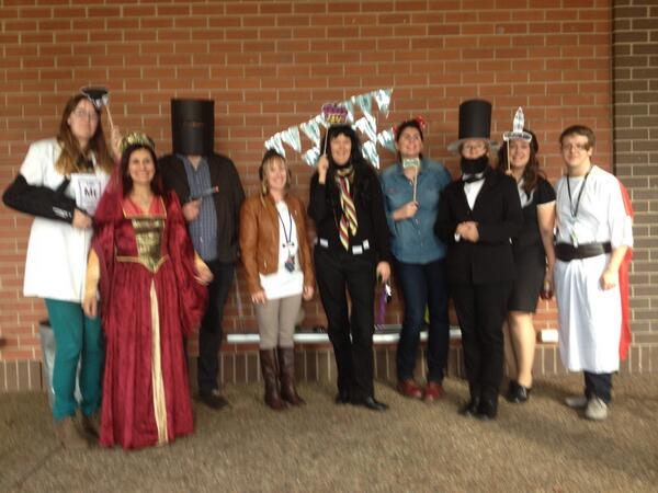 Jessie__Kate's tweet photo. @LanyonHigh some more happy snaps from history week http://t.co/M8jSQ0sMCs