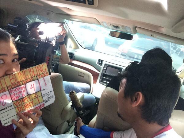 indah_fiskurni's tweet photo. "Shooting hari ini! Coming soon #SitiBlingBling di RCTI yeaay http://t.co/eScV5tduK7