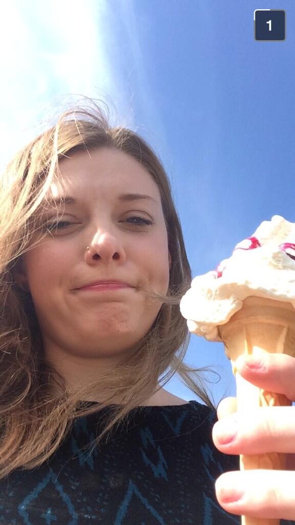BollocksMoody's tweet photo. I love licking white stuff shame about the cock fright 😤 http://t.co/Q2zNB4LA52