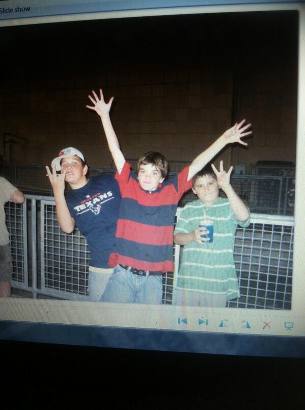 BryanJGuice's tweet image. Talk about throwback #tbt @Big_pimpnBozant 😂 #Huuah #OriginalNaeNae