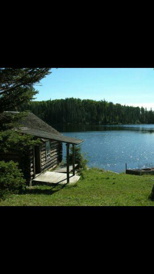 CountryHomess's tweet photo. I want this cabin http://t.co/s3ddTHielF