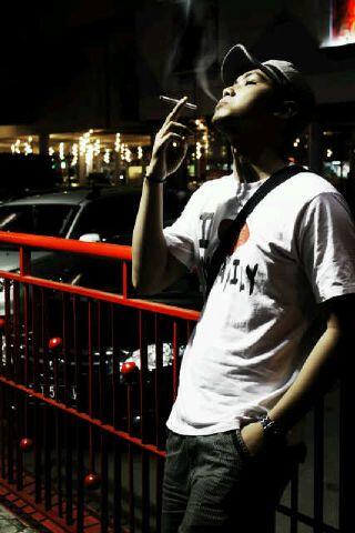 Bonny_09's tweet photo. White outfit!!! @shelter953fm @astoncirebon #BF69Show #Soundsation http://t.co/aYKpQNTlaU