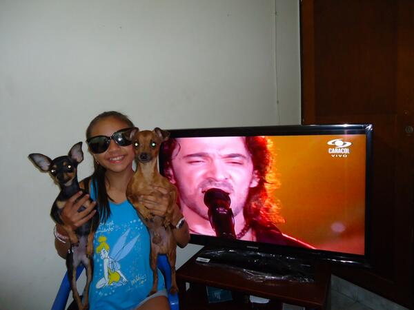 valer55lele's tweet photo. @ViendoYoMeLlamo a qui viendo yo me llamo  con mis mascoticas nos encanta http://t.co/3lOrHkrLVI