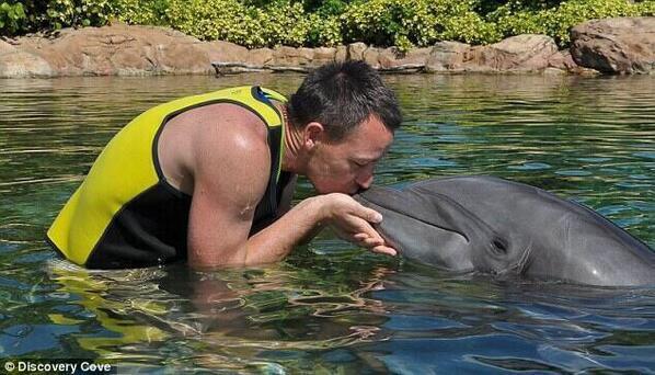 RoseSatu's tweet photo. RT FansOscar_ID: Liburan nya kapten kita tuh gini :D http://t.co/d4wV22KIWi