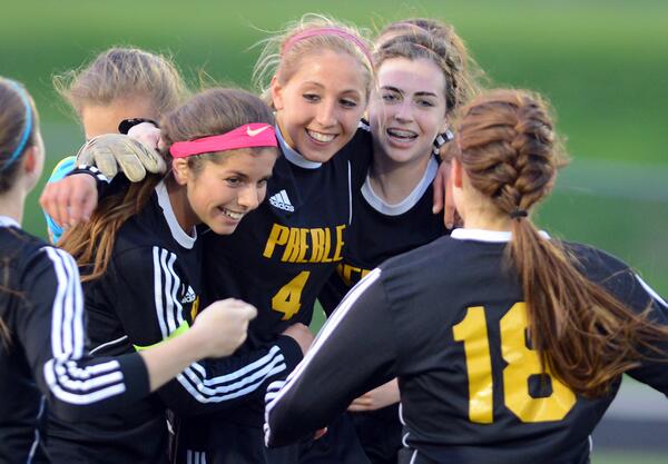 GreenBaySports's tweet image. GB Preble senior Kasey King netted the game-winner with 7 seconds tonight at Ashwaubenon gbpg.net/1kuKrLE