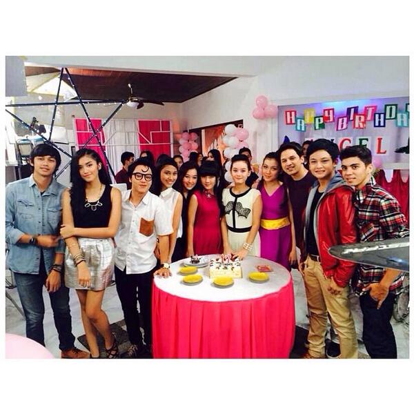 Official_AAI's tweet photo. Some day we will miss this momment 😘 #AllCastAMAB #AMABseries http://t.co/Y2Opcs4fXr
