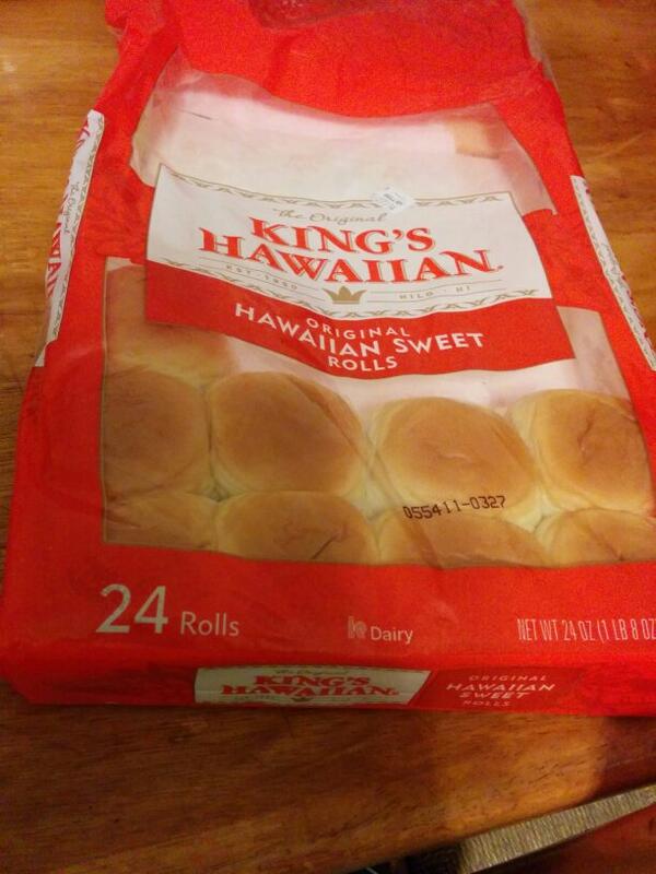 Maya_Amore's tweet image. Current situation! Maxing some Hawaiian bread!! #BestBreadEver