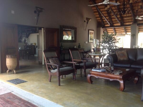 mvuradona's tweet photo. Our new reception area http://t.co/FnTiwLTkU6