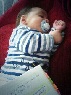 MiriamSL_94's tweet photo. No hay mejor forma de estudiar :) http://t.co/k0FSL5qNB9