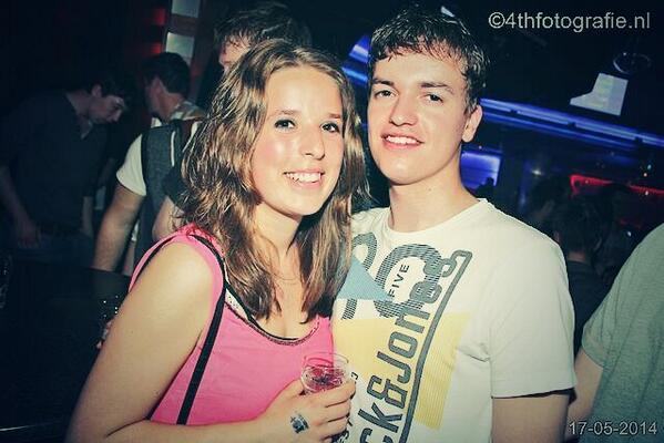 Bregje12's tweet photo. Alweer 3,5 jaar samen met Rob! #gelukkig http://t.co/KubaKfg8Ik