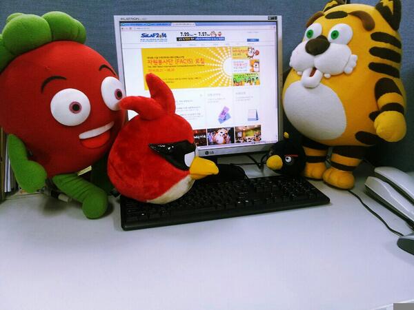 2014 SICAF를 맞이하여
홈페이지를 새단장 했답니다^-^
버미와 땡꼬추도 새로운 홈페이지가 맘에드는 눈치죠^^? 여러분도 2014 SICAF 홈페이지에
놀러오세요! sicaf.org