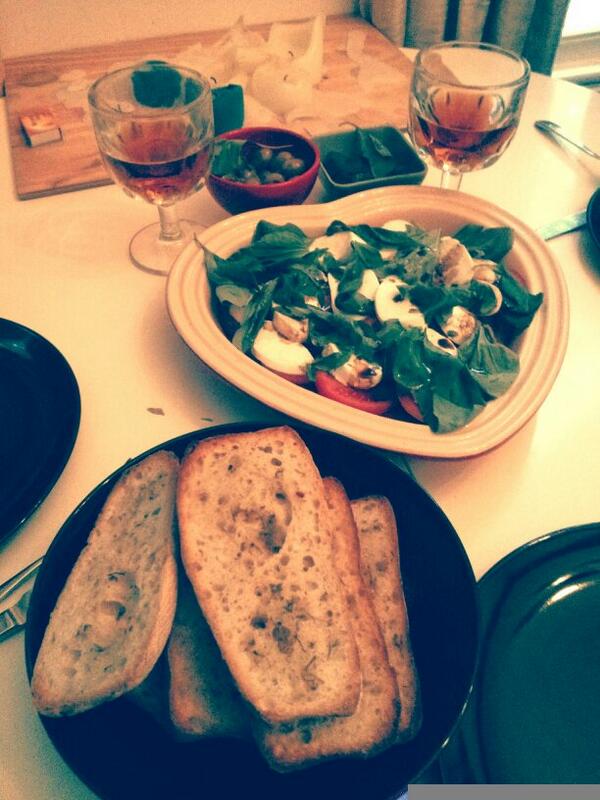TowmaBand's tweet photo. Songwriting dinner: caprese salad, toasted ciabattas brushed w/ seasoned olive oil and honeyed ale. #MiddleClassBand http://t.co/yp2BPEHzIH