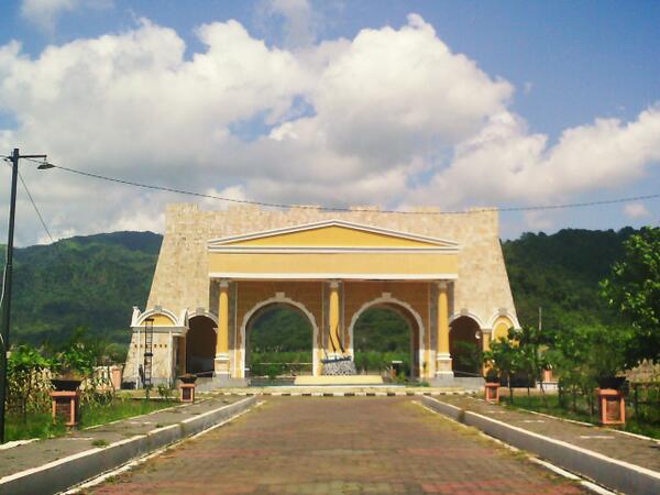 #JalanJalanYuk Benteng Portugis via <a href="/IrHam_Abdr/">Ir</a>