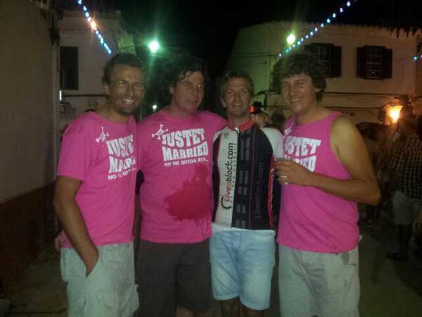 JoanHorrach's tweet photo. @tomaskeavney1 @joansuperSic @PonsMarc au mira aixo!?!? Gondena quin tres pajaros!?! O cuatre!? http://t.co/ANgcg51nW9